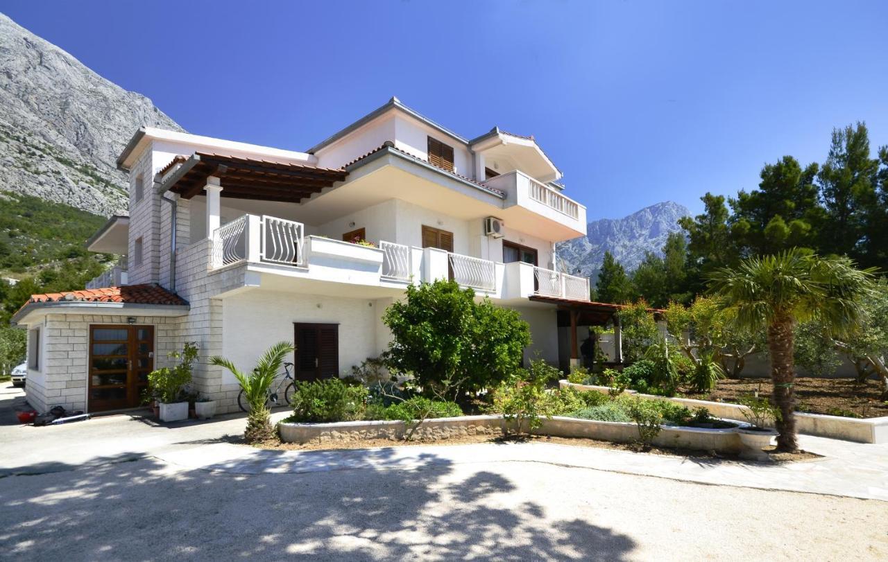 Family friendly apartments with a swimming pool Baska Voda, Makarska - 12442 Exteriör bild