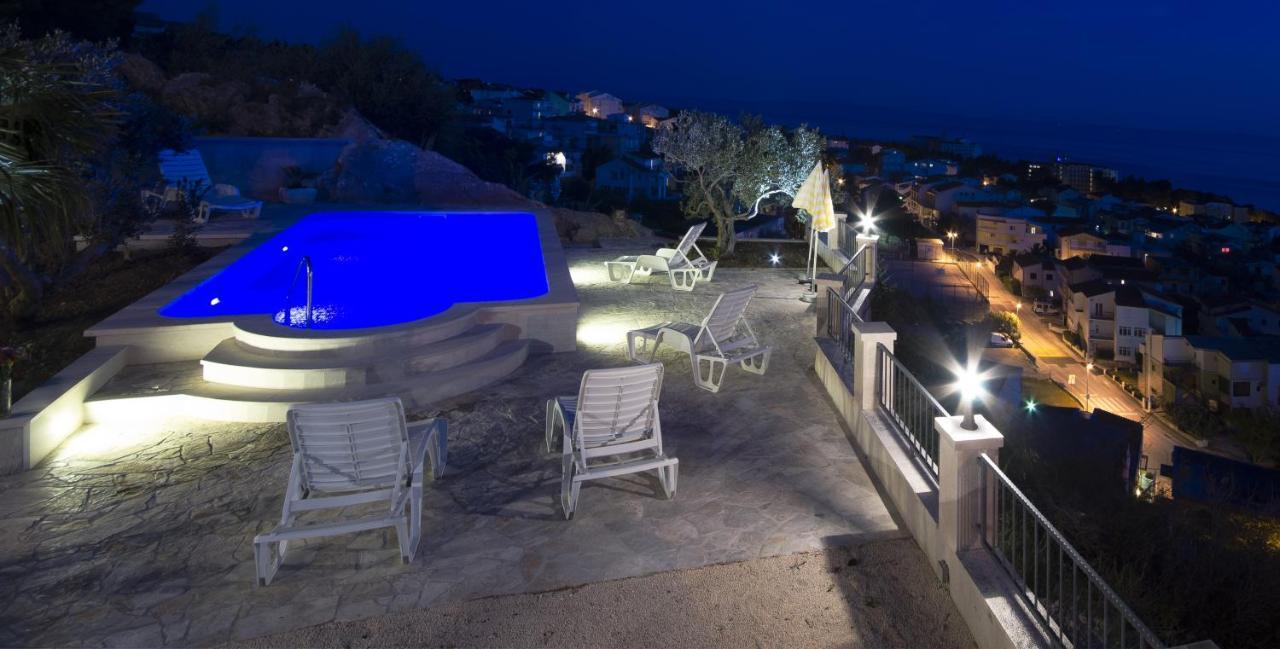 Family friendly apartments with a swimming pool Baska Voda, Makarska - 12442 Exteriör bild