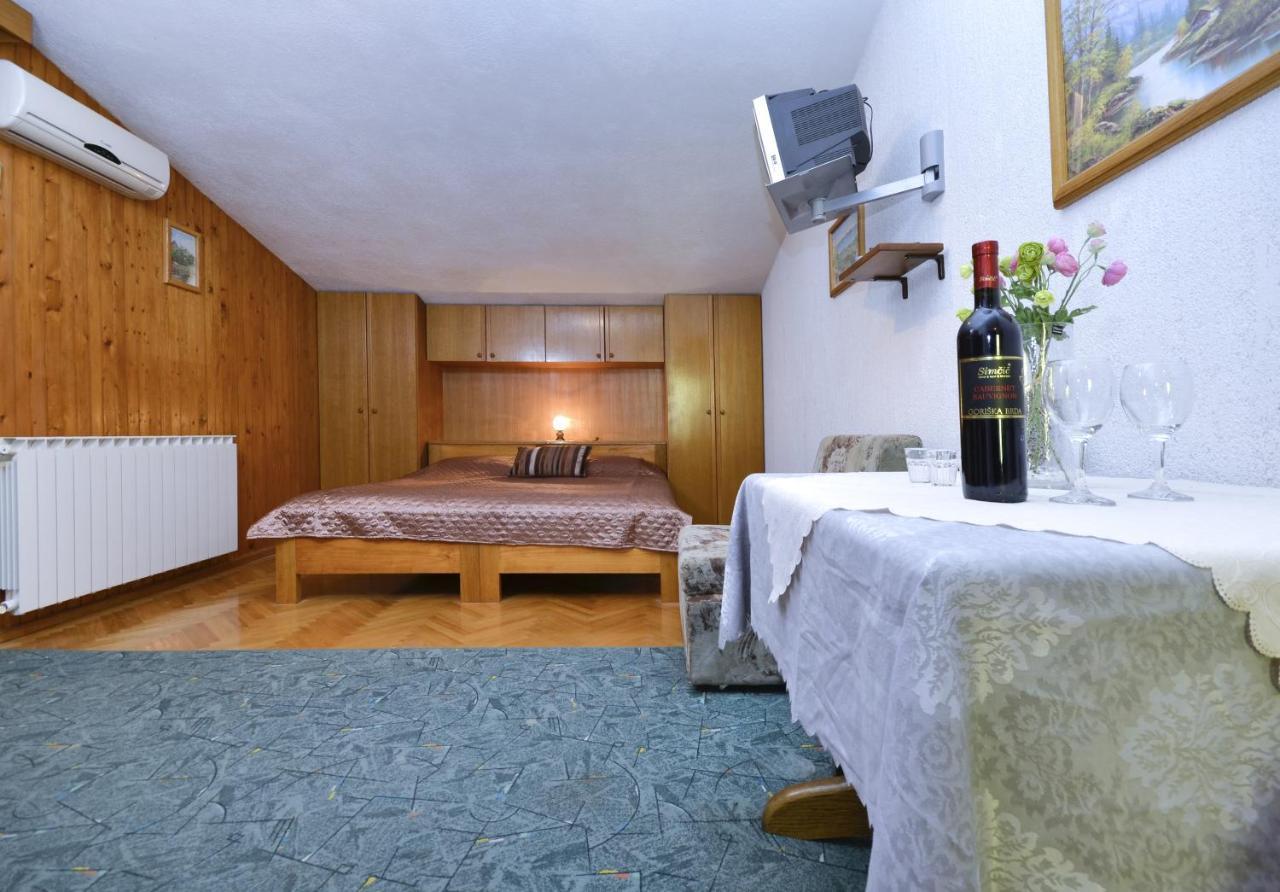 Family friendly apartments with a swimming pool Baska Voda, Makarska - 12442 Exteriör bild