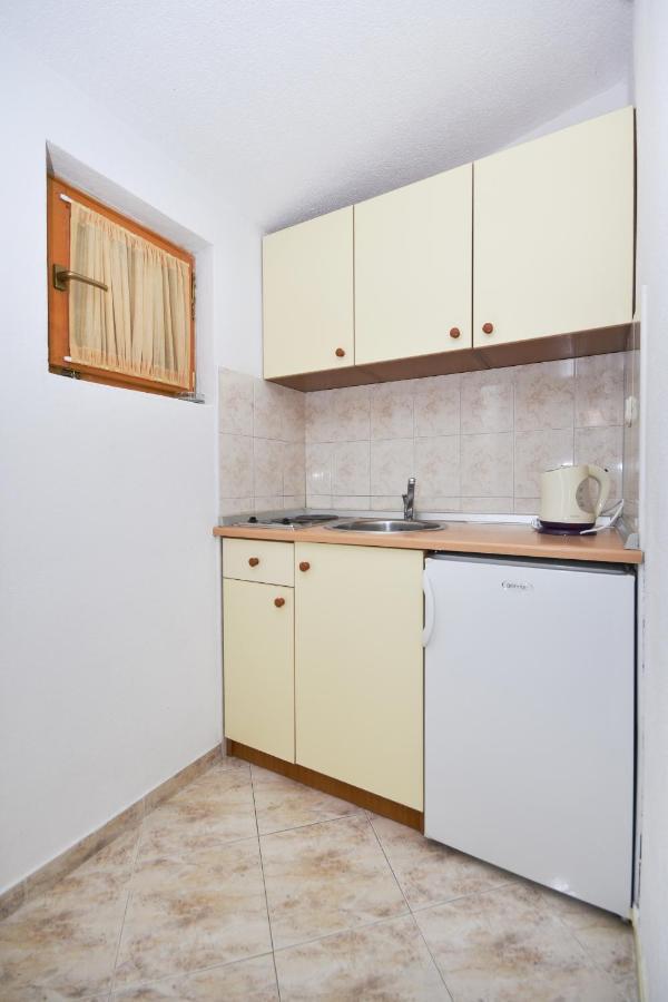 Family friendly apartments with a swimming pool Baska Voda, Makarska - 12442 Exteriör bild