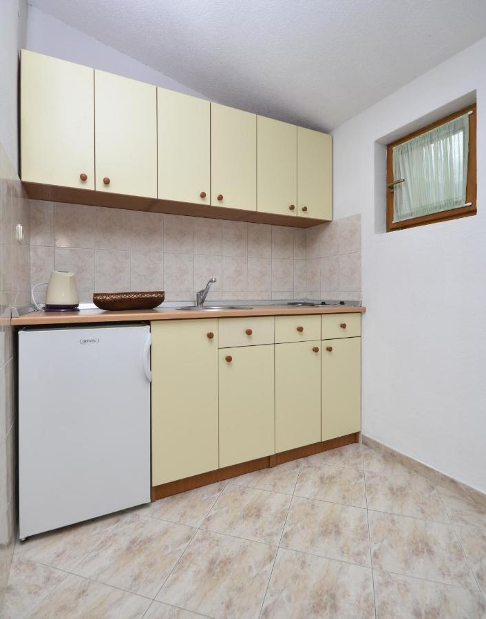 Family friendly apartments with a swimming pool Baska Voda, Makarska - 12442 Exteriör bild