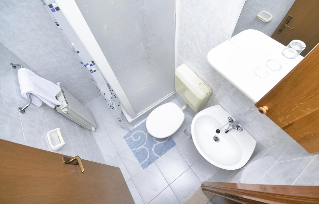 Family friendly apartments with a swimming pool Baska Voda, Makarska - 12442 Exteriör bild